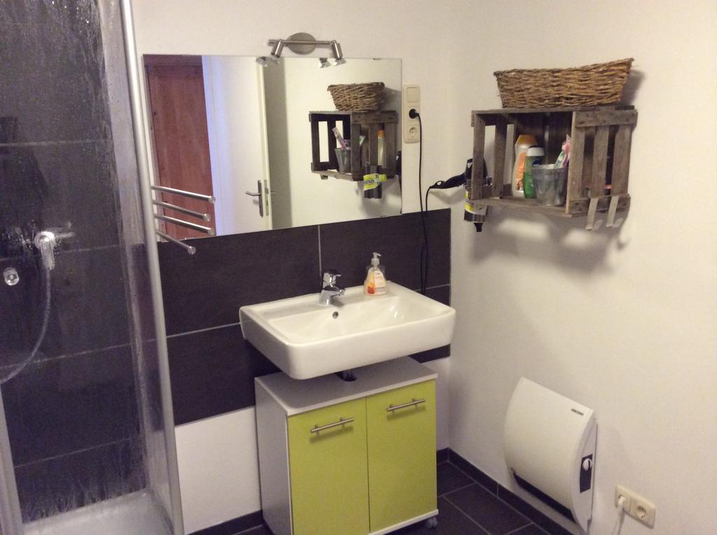 Zimmer In Kettwig Essen Pokoj fotografie